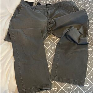 Volcom Gray Chinos 36x33 location b10
